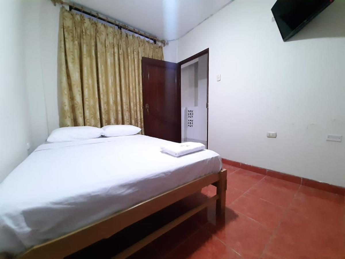 Guest House Tumbes Esterno foto