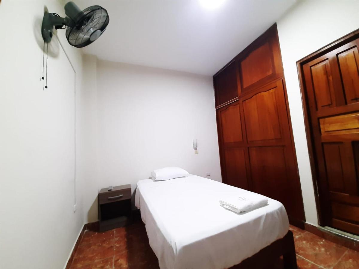 Guest House Tumbes Esterno foto