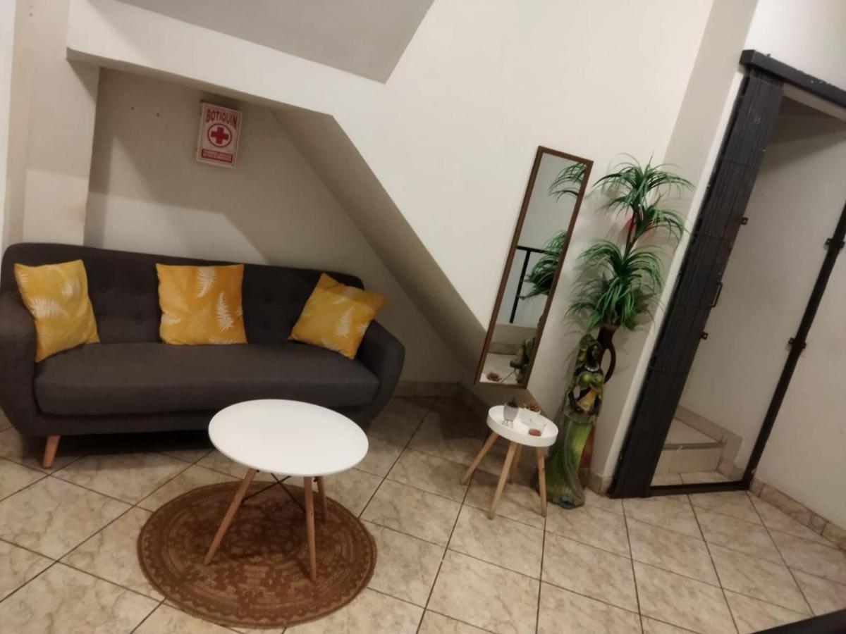 Guest House Tumbes Esterno foto
