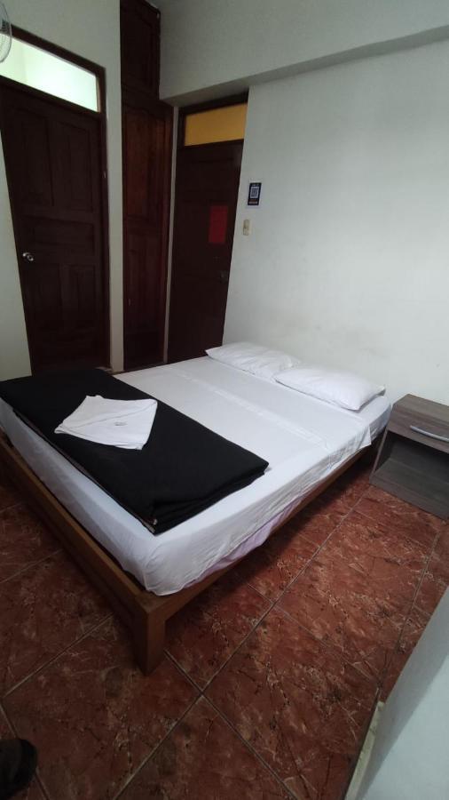 Guest House Tumbes Esterno foto