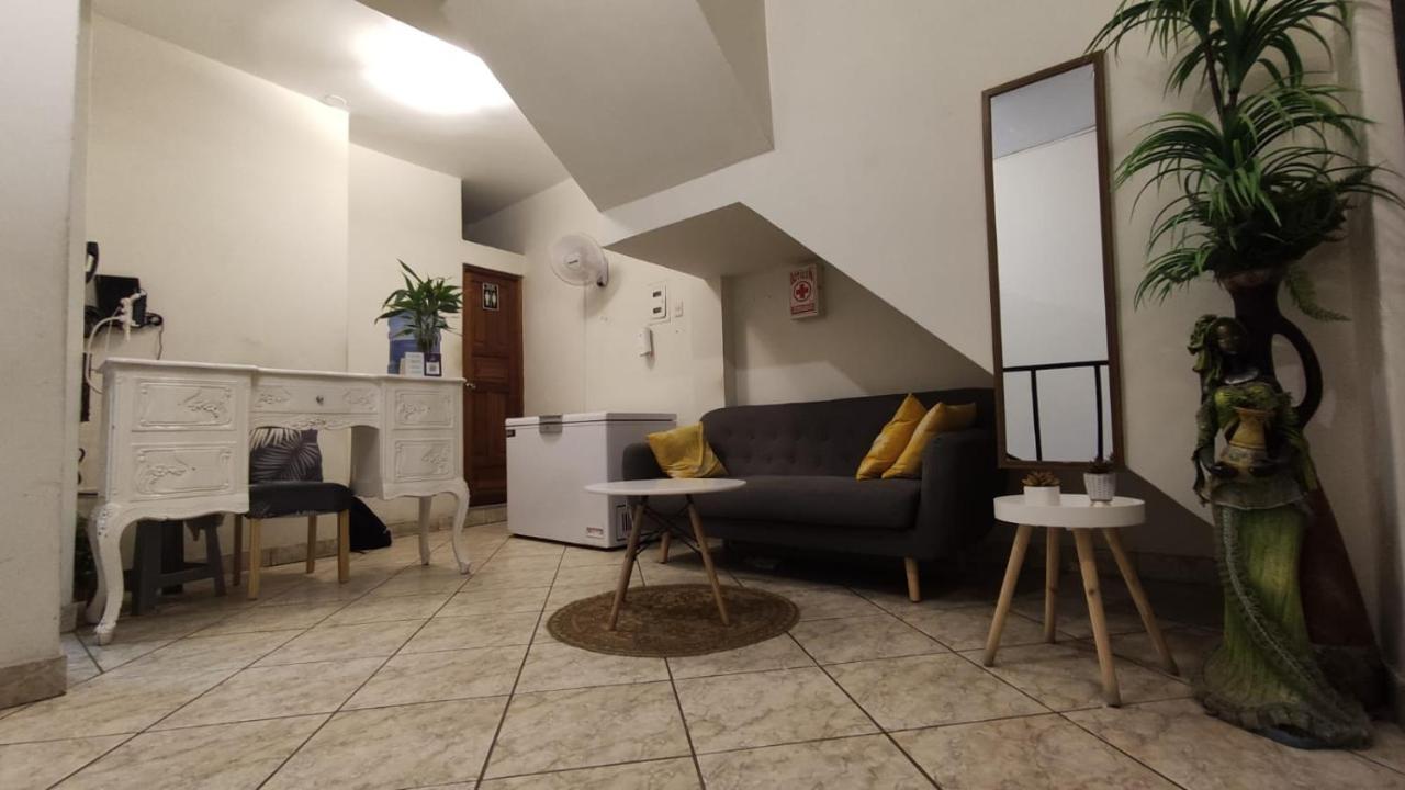 Guest House Tumbes Esterno foto