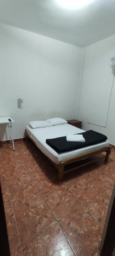 Guest House Tumbes Esterno foto