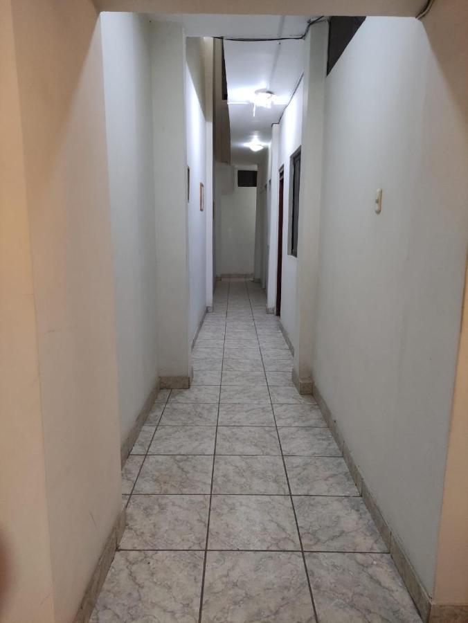 Guest House Tumbes Esterno foto