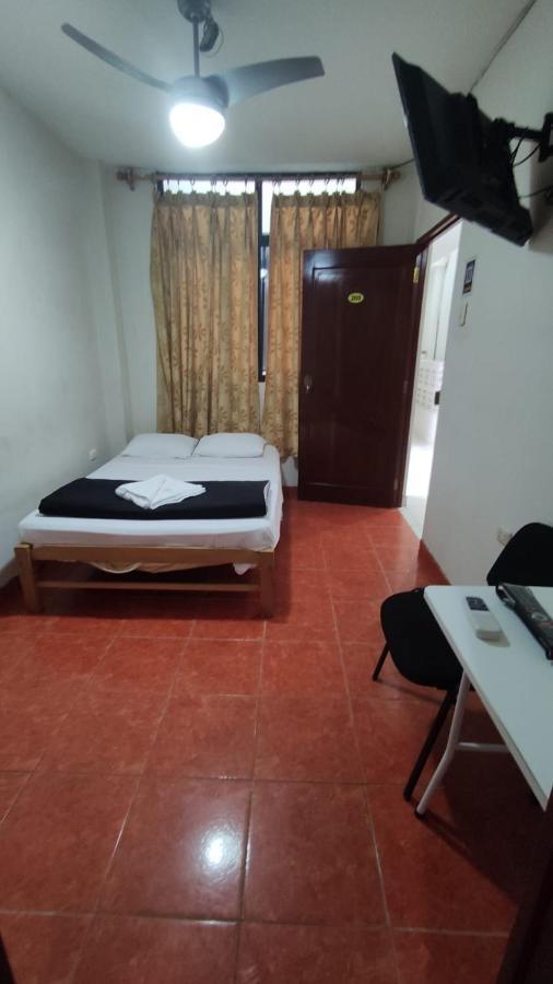 Guest House Tumbes Esterno foto