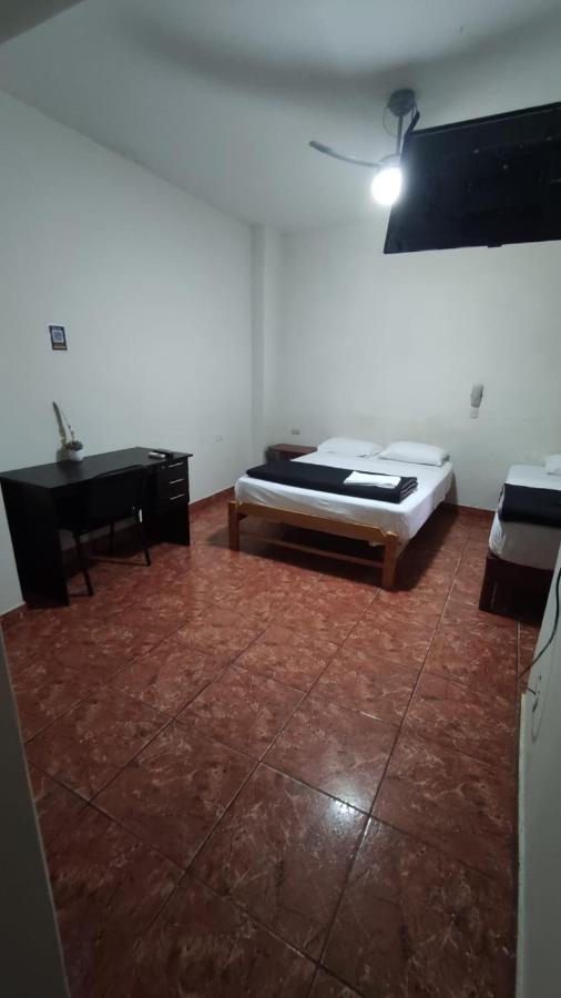 Guest House Tumbes Esterno foto