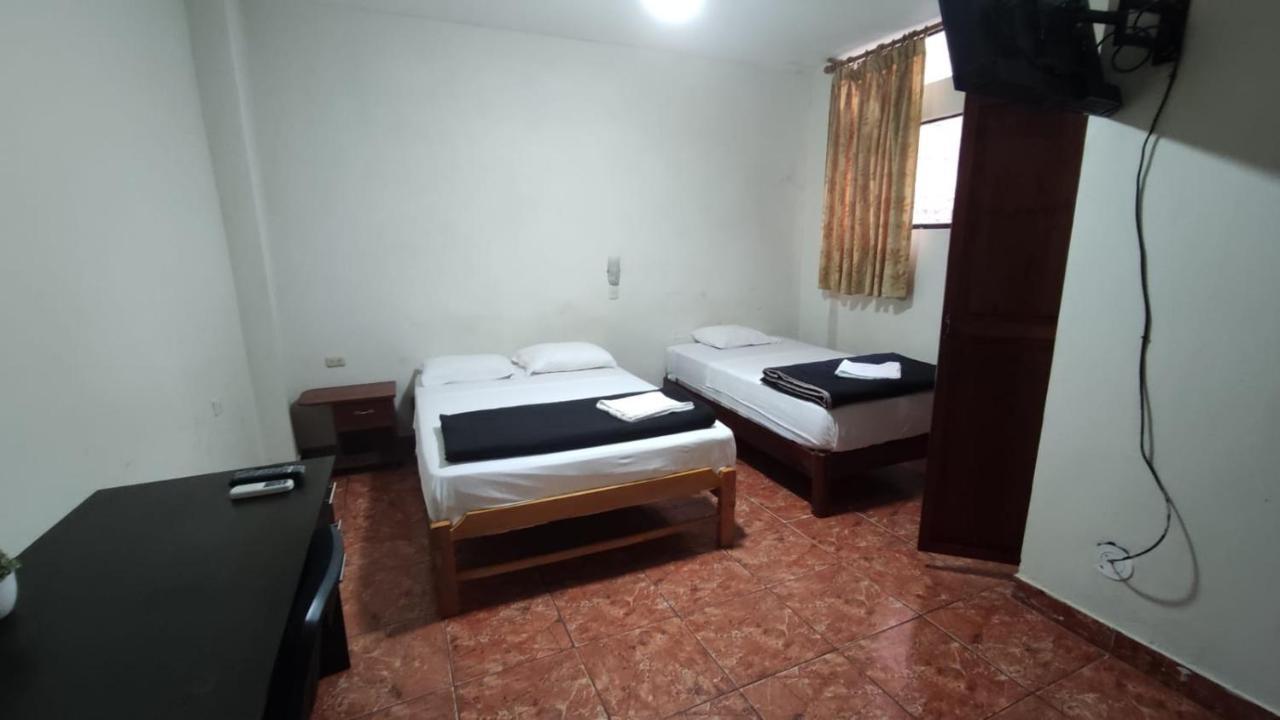 Guest House Tumbes Esterno foto