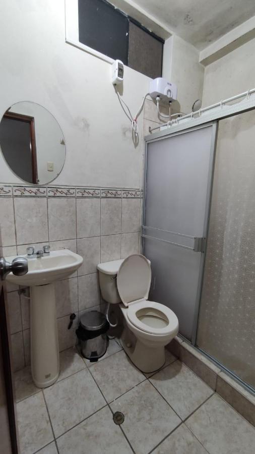 Guest House Tumbes Esterno foto